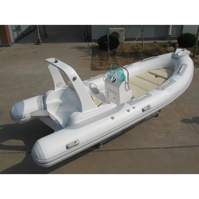 Bateau pneumatique à console c - Outdoor Sports Center avis et prix